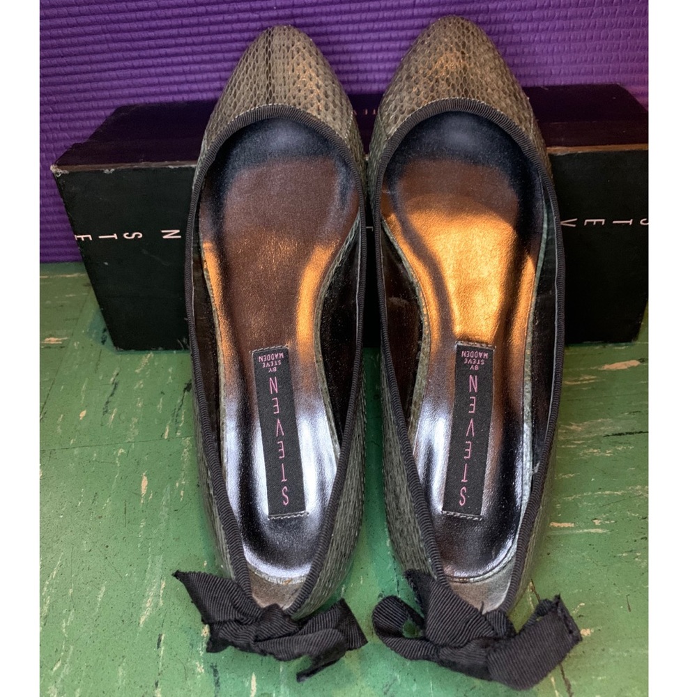 New Steve Madden Flats Snakeskin Size 6.5 - Picture 2 of 7